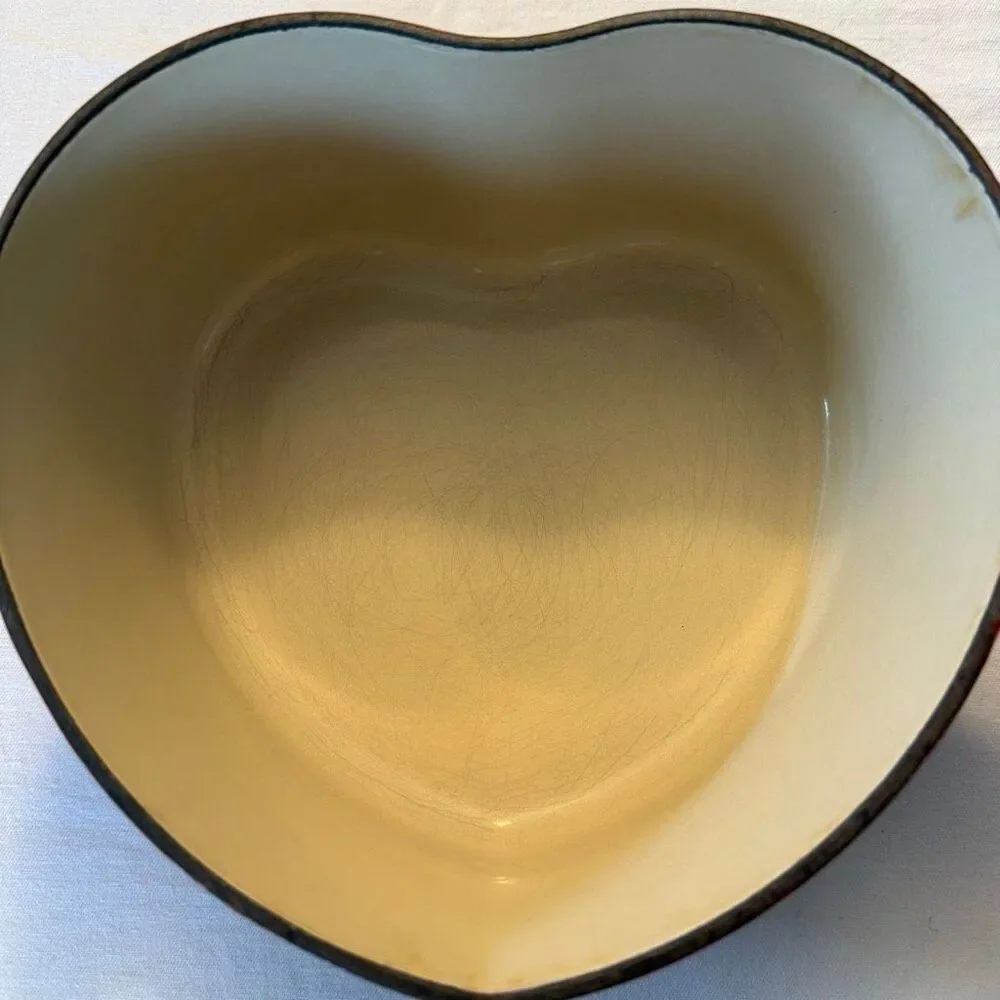 Le Creuset | Heart Shaped 2L | Cast Iron |Cocotte Dutch Oven Cerise | Red France